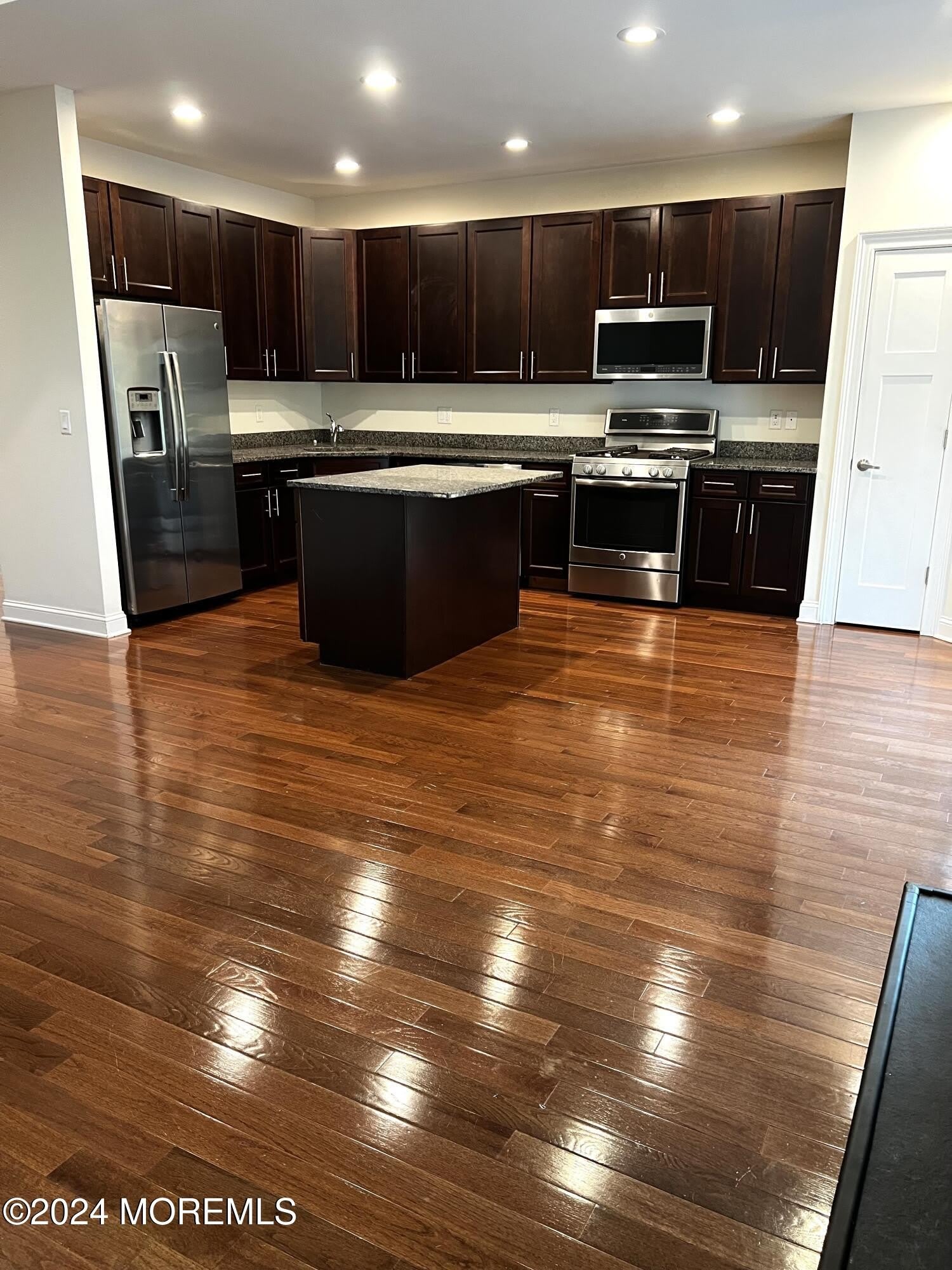 29 Mccormick Avenue N – photo 5