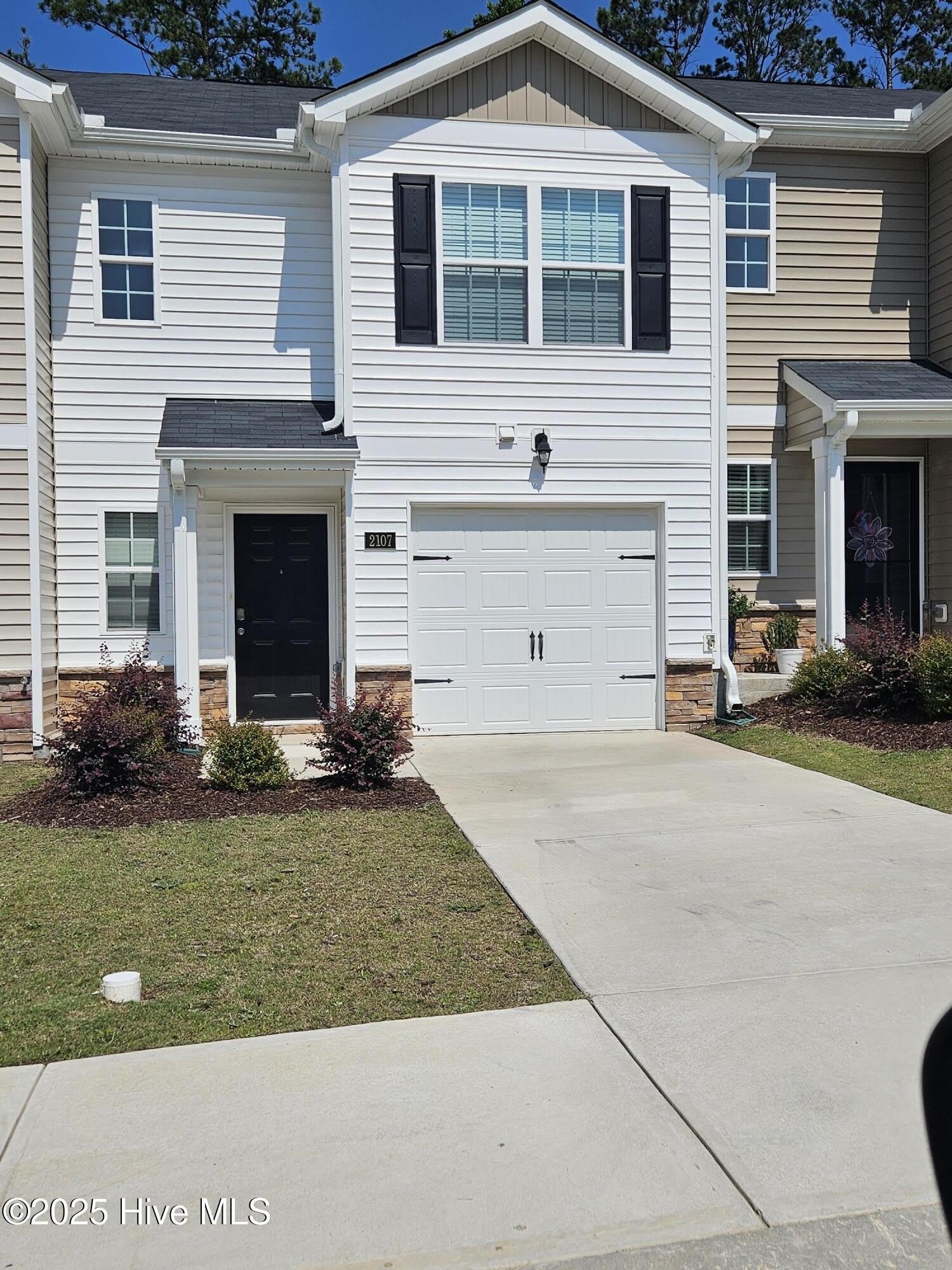2107 Gracie Lane – photo 1