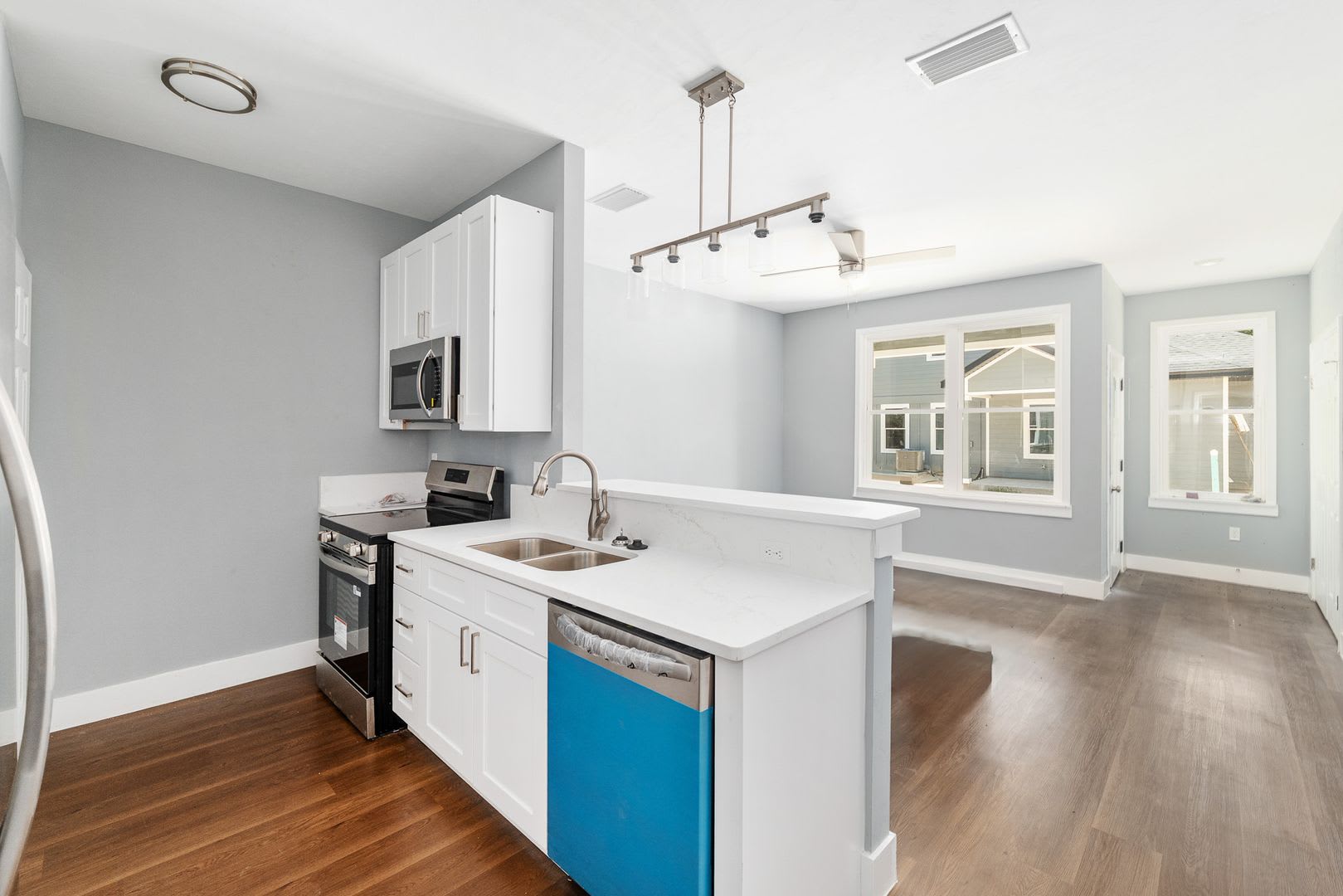 420 NW 3rd Ave Unit 1 – photo 4