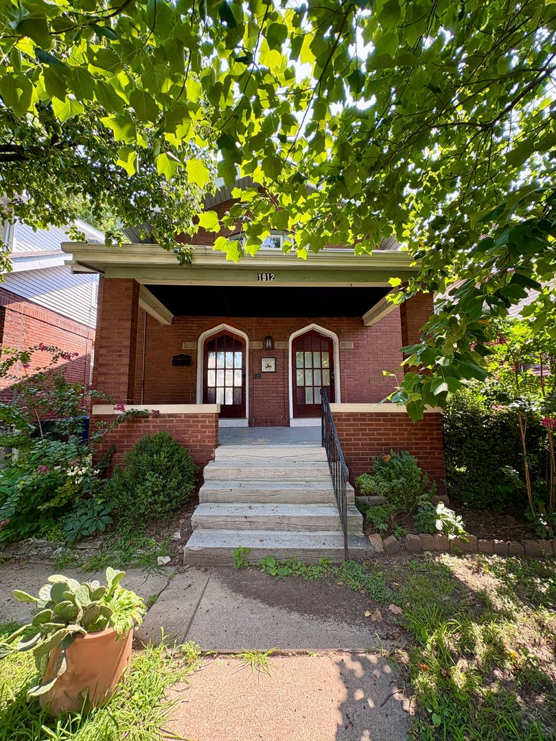 1912 Mccausland Ave Saint Louis 63117 – photo 1