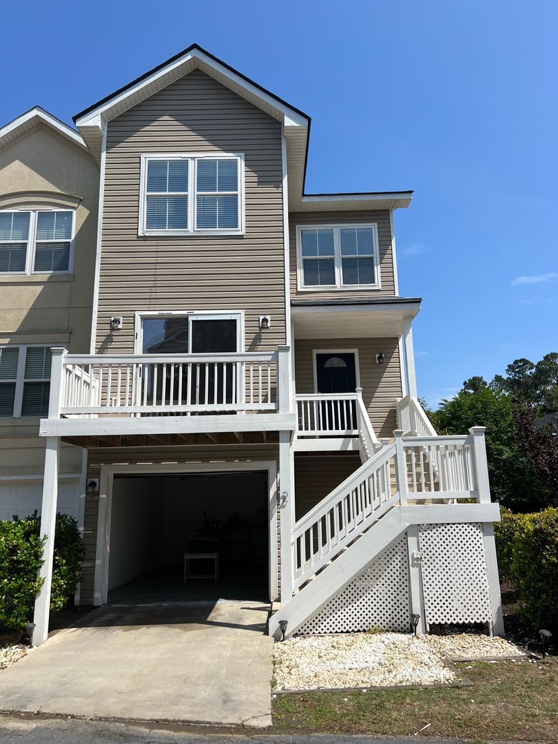 Beautiful Home, Mid-Island in Yacht Cove! – photo 2