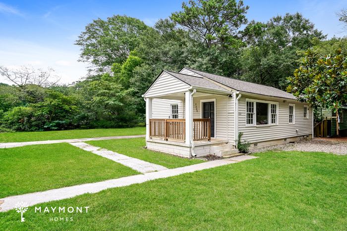 2222 Burroughs Avenue Southeast – photo 2