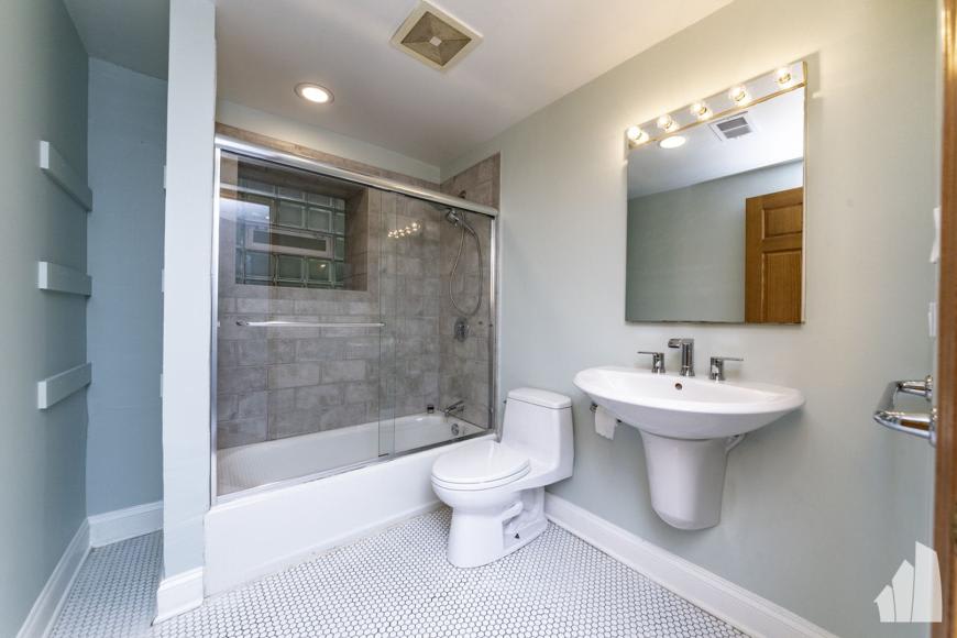 4625 N Dover – photo 5