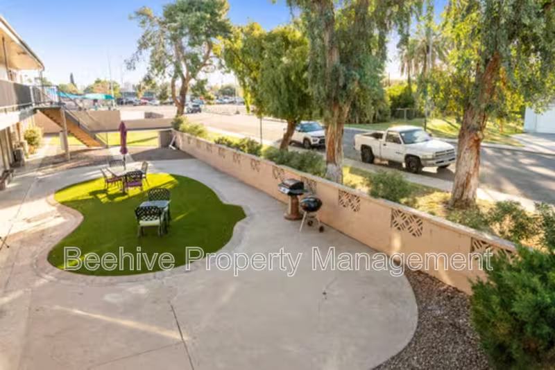 430 W 3rd St – photo 2