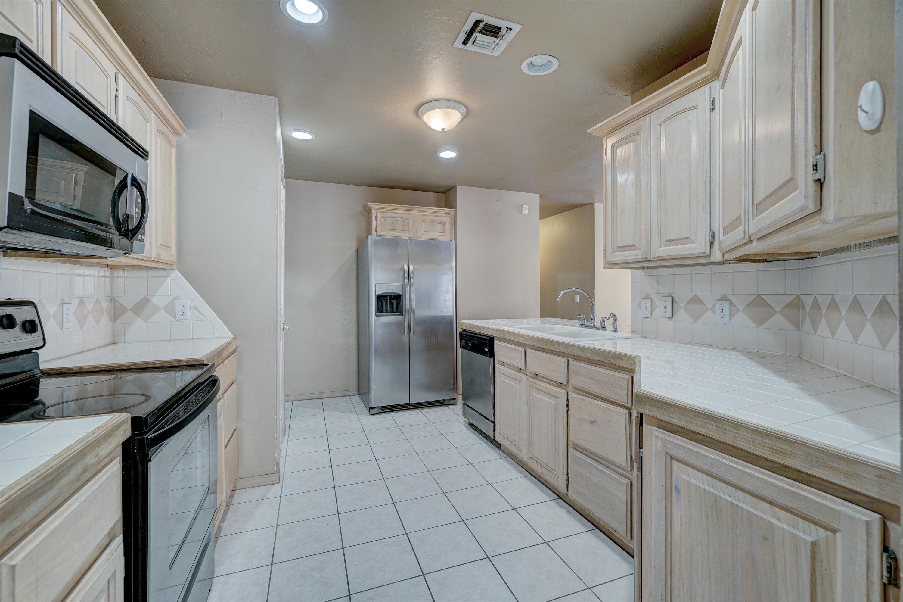 2733 Tealwood Drive – photo 5