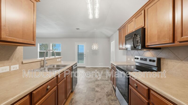 3414 Zachary St – photo 4