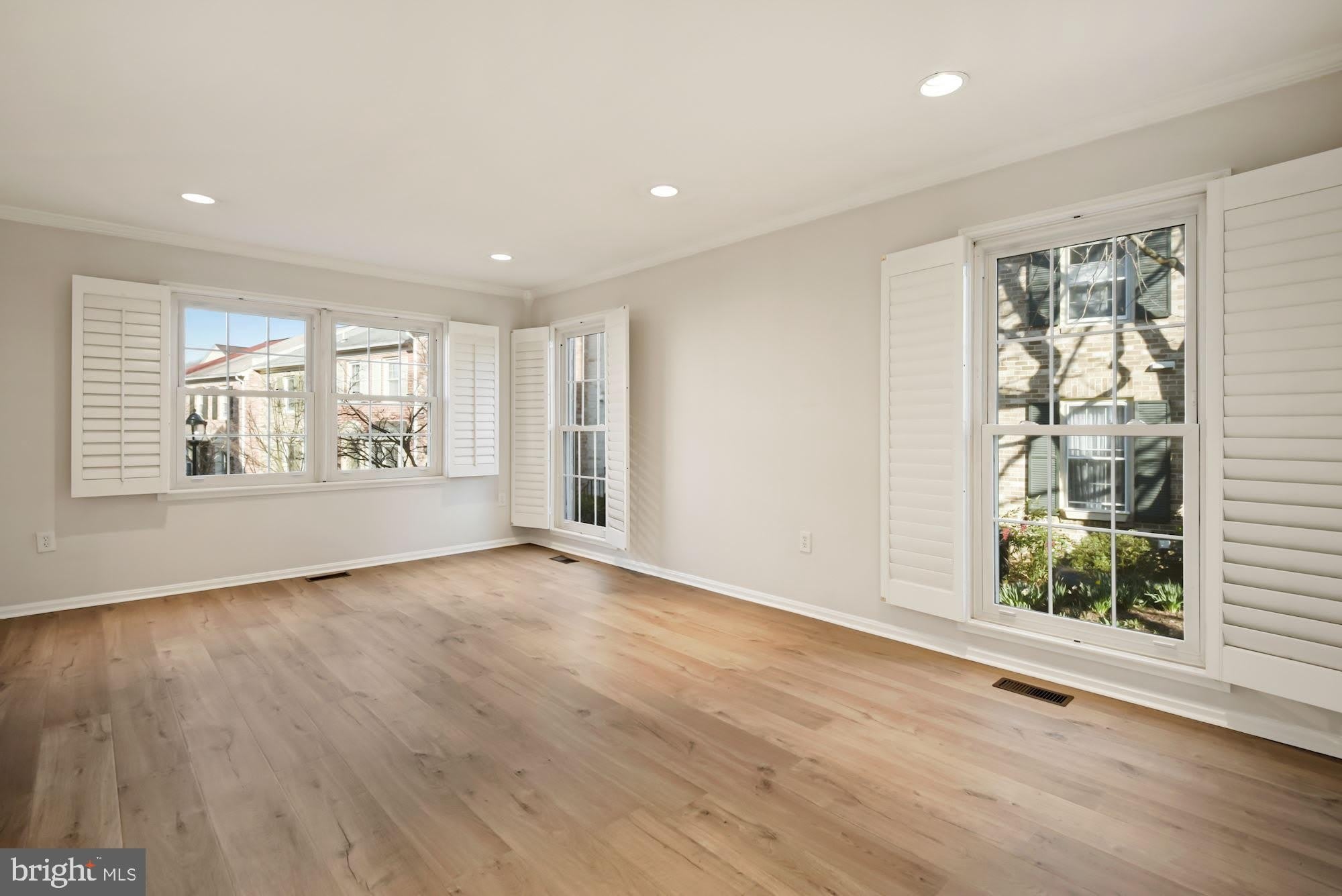 7572 WESTLAKE Terrace – photo 2