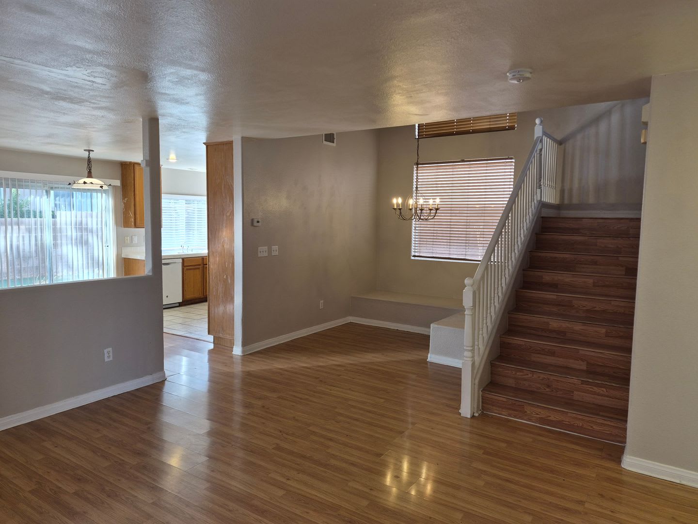 AVAILABLE NOW**SUMMERLIN ***4/2.5/2 CAR – photo 3