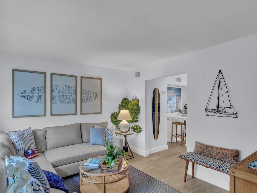 824 Dahlia Lane – photo 2