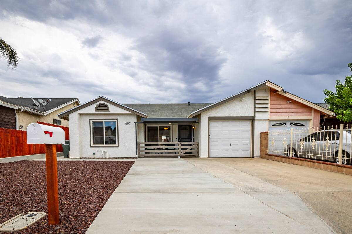1687 Sycamore Street – photo 2
