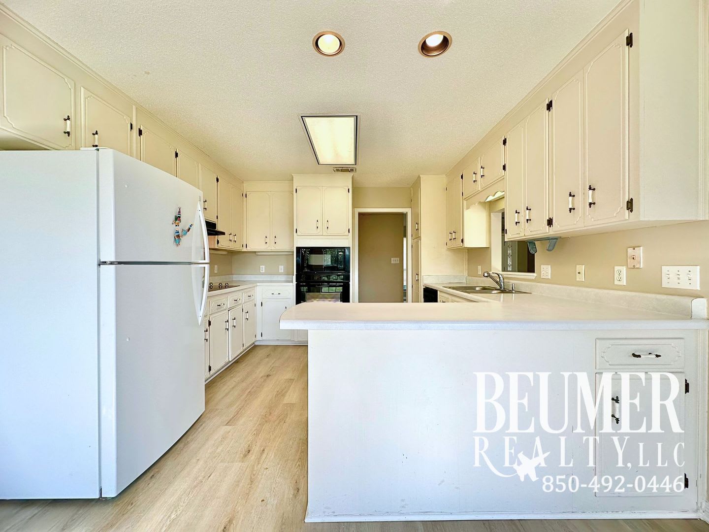 Expansive Home 4BR/3BA Home For Rent – photo 3