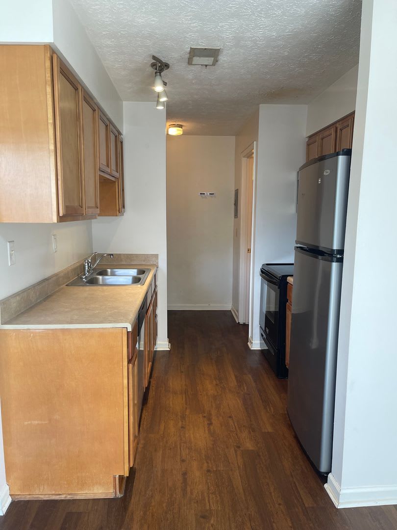 257 University Dr 2 – photo 5