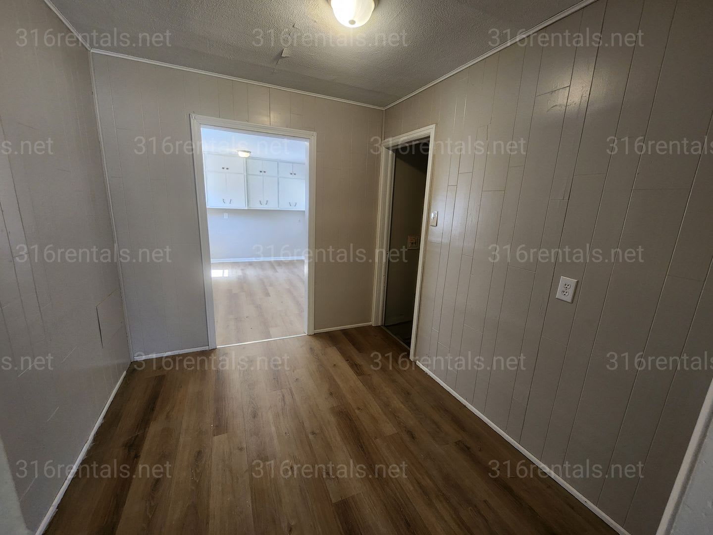 1 195 3 Bedroom 1 Bathroom Single Family Home – photo 3