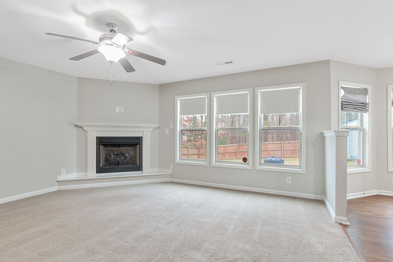 Great Home With Fenced Yard – photo 5