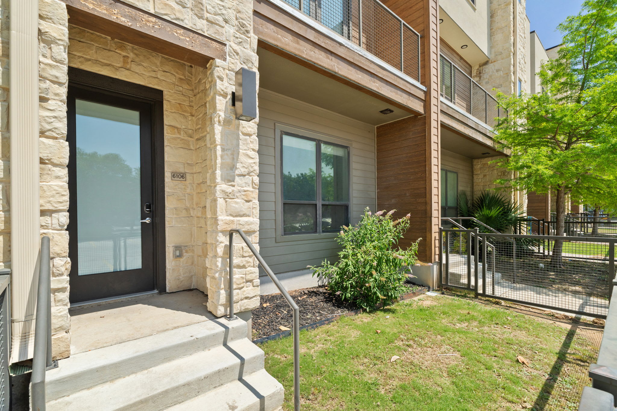 1623 Interstate 35 Frontage Road 1 – photo 2