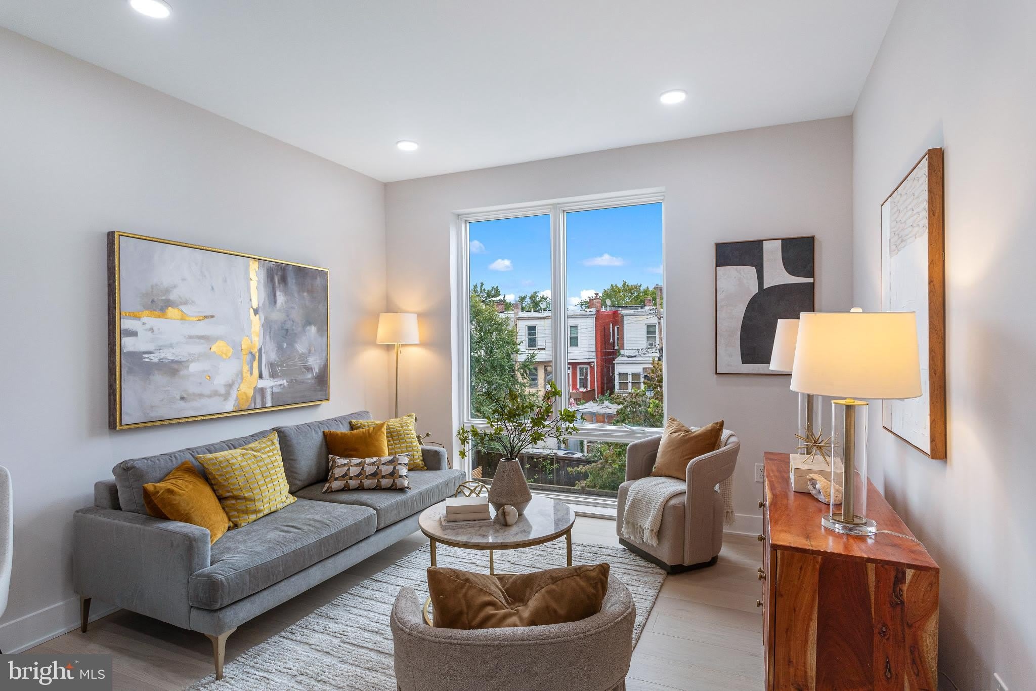 1516 E CAPITOL Street NE – photo 5