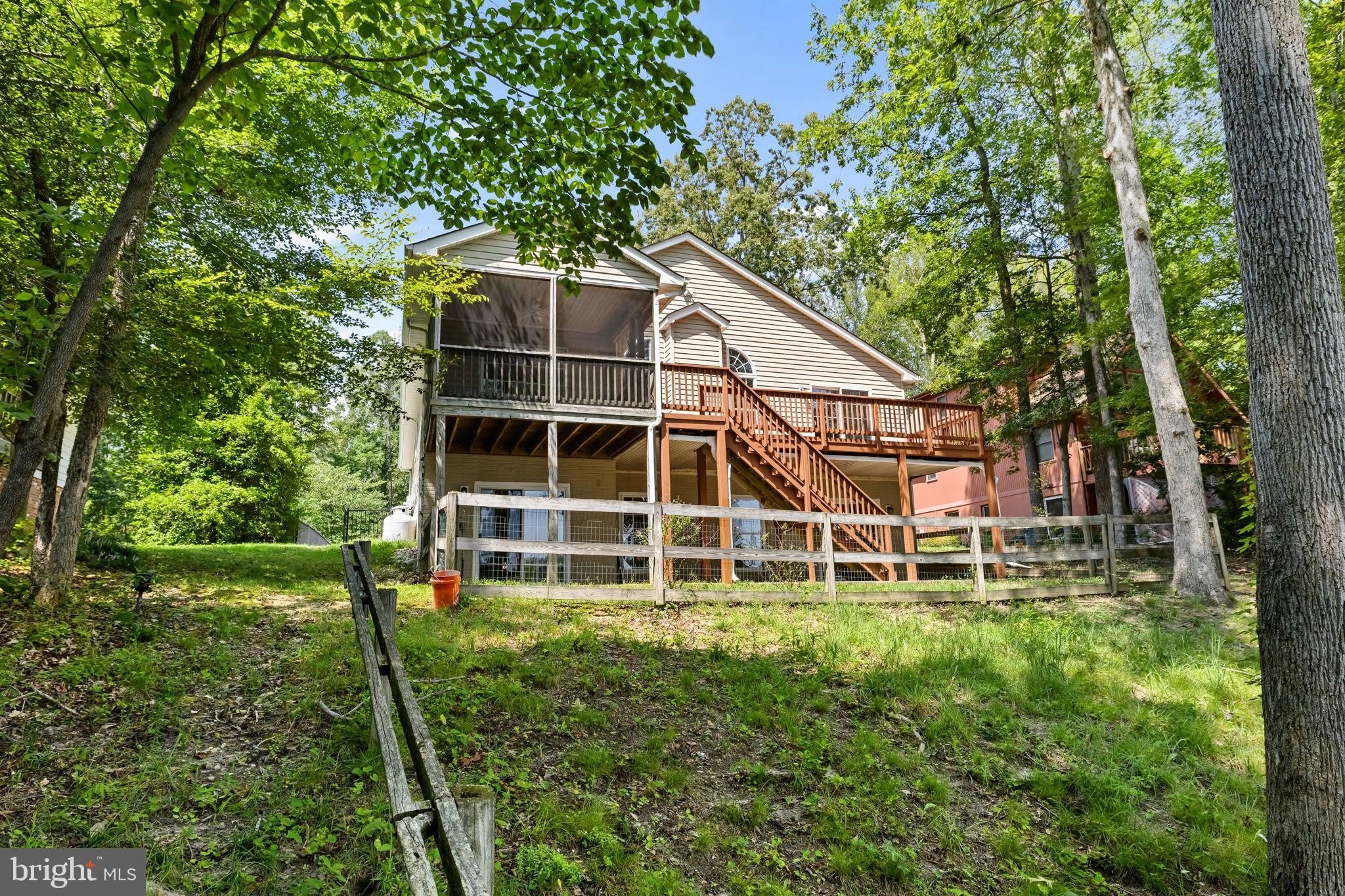 686 LAKE CAROLINE Drive – photo 2