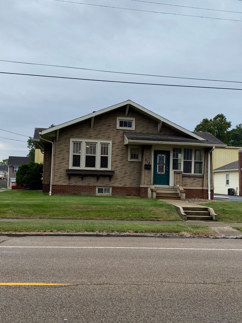 Available Now 2 Bed 2 Bath – photo 2