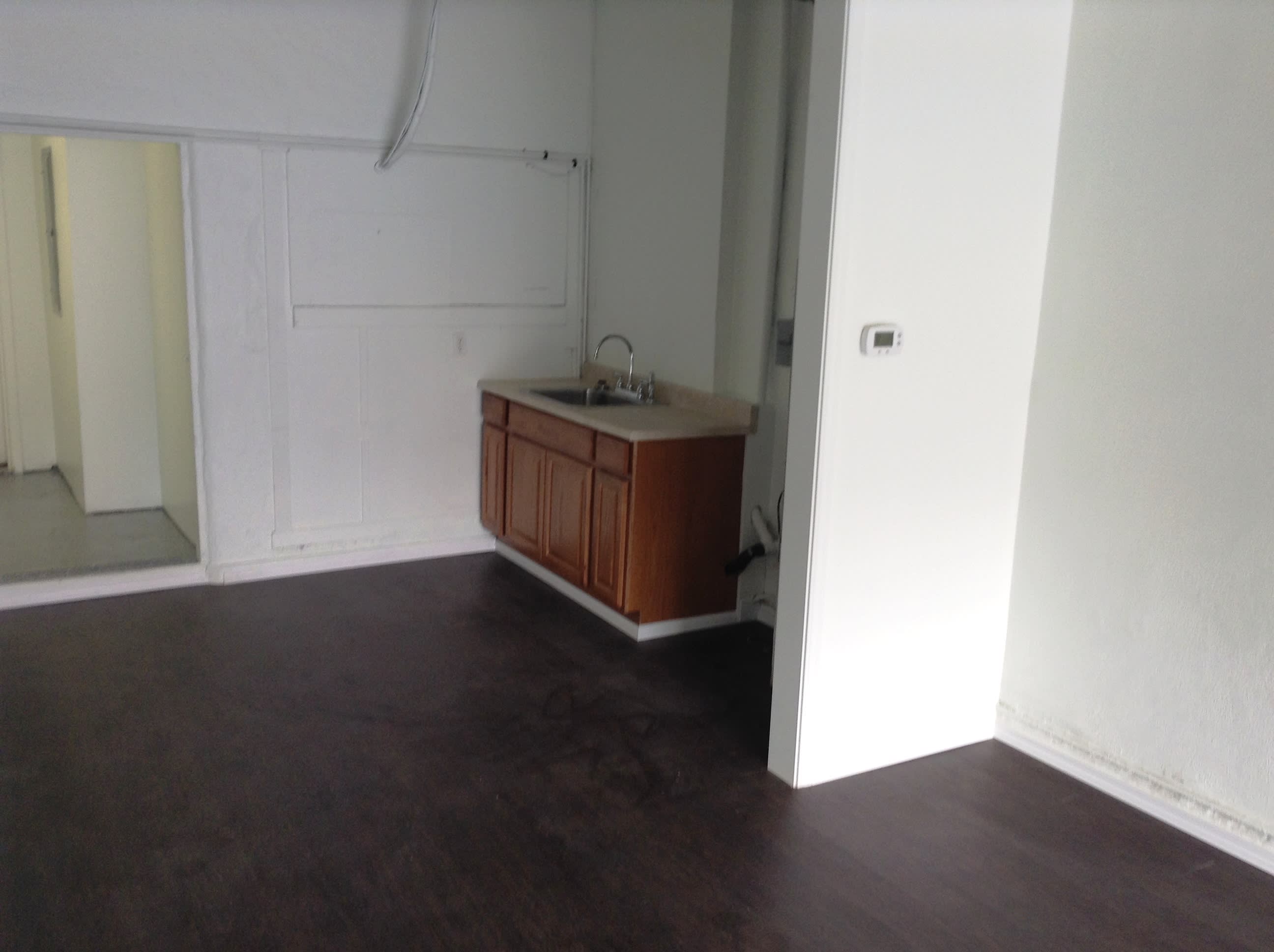 776 SW 6th St – photo 4