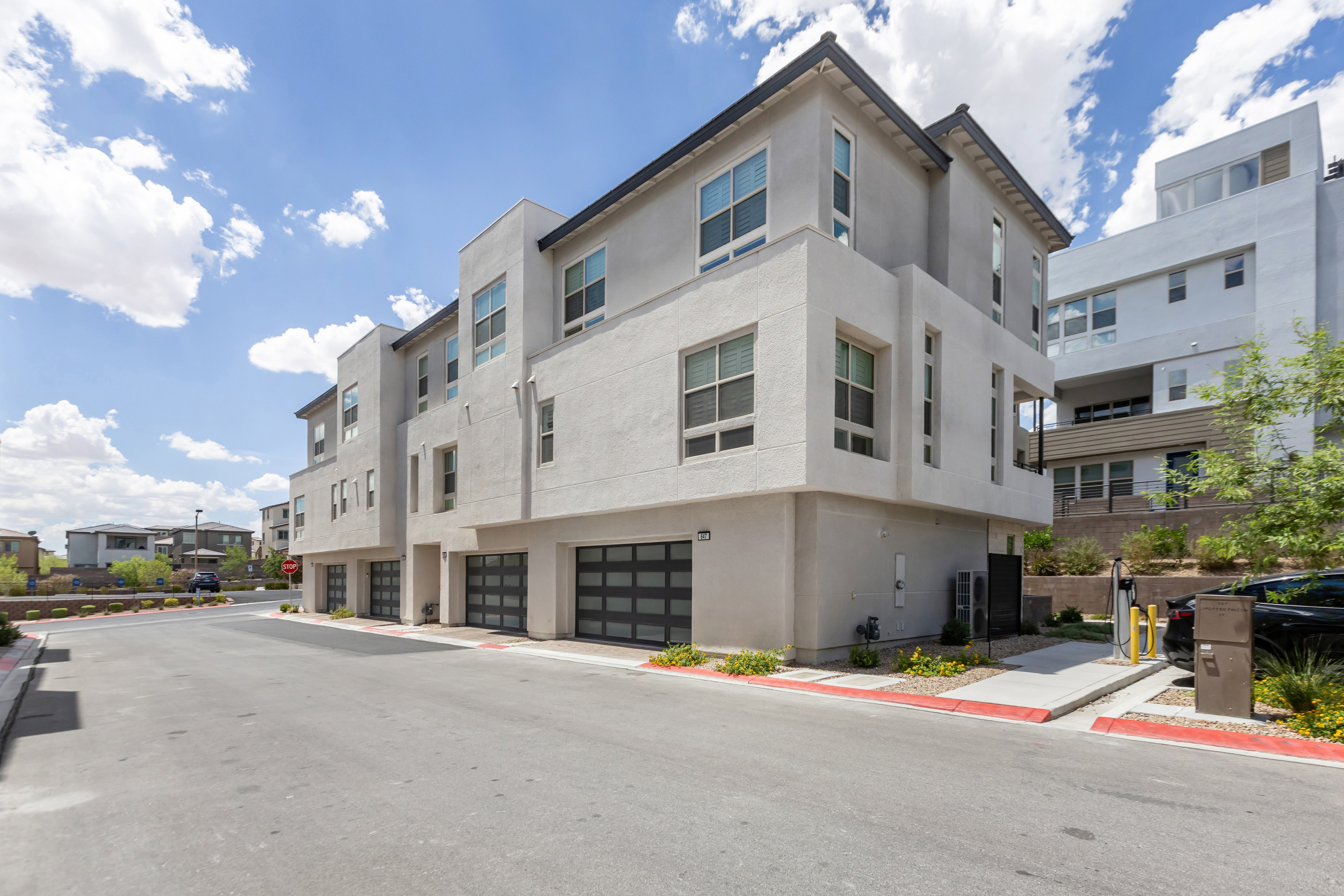 647 Spotted Falcon Street – photo 2