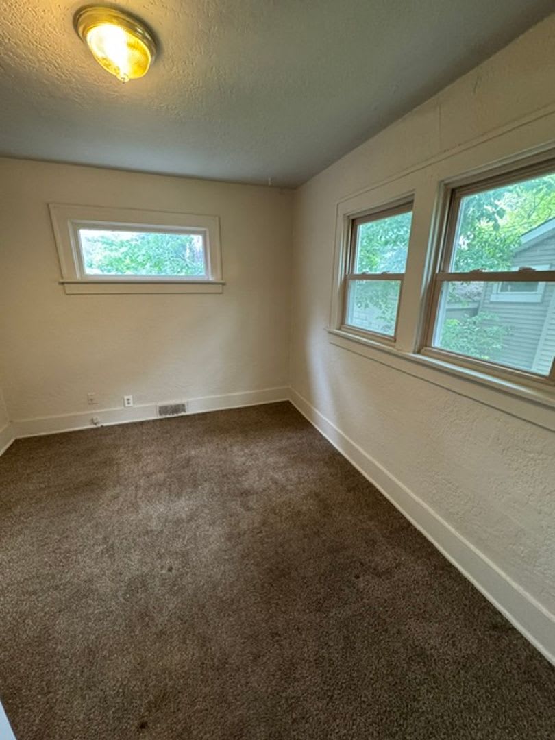 1921 Drexel Ave. – photo 4