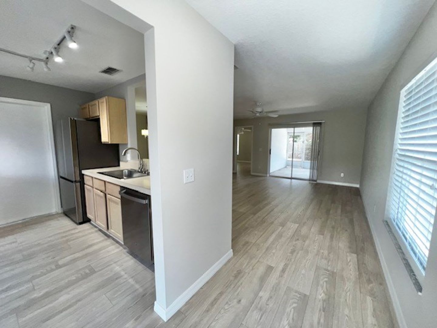 Welcome Home Updated Flooring Fresh Interior Paint Move In October Beautiful 3X2 With Attached 2 Car Garage Lawn Care Included Near E50 – photo 5
