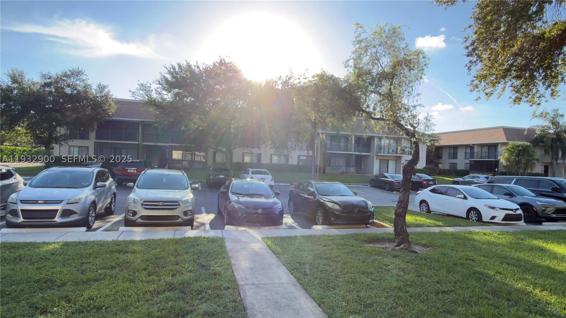 5855 Washington St – photo 1