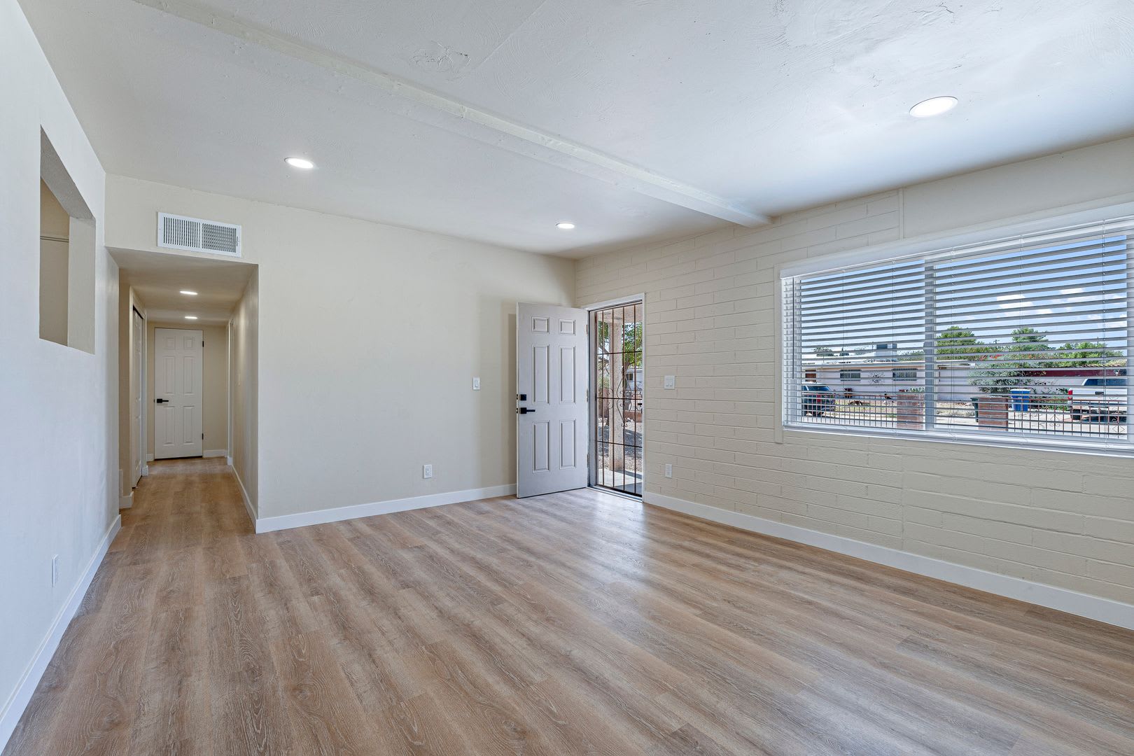 4 Bedrooms PLUS Pool – photo 3