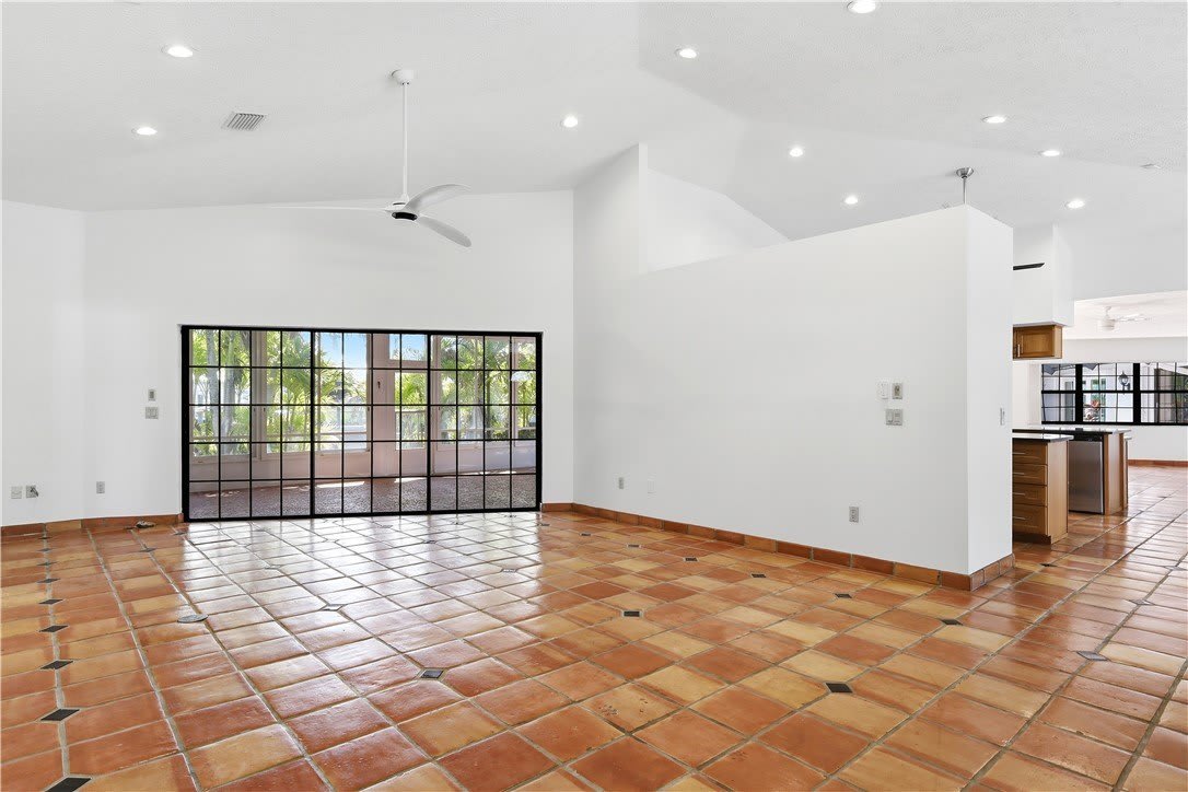 114 Queen Ann Court – photo 3