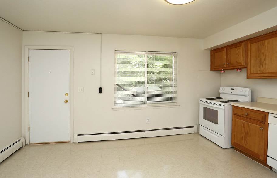 Oakland Gardens Apartments – photo 3