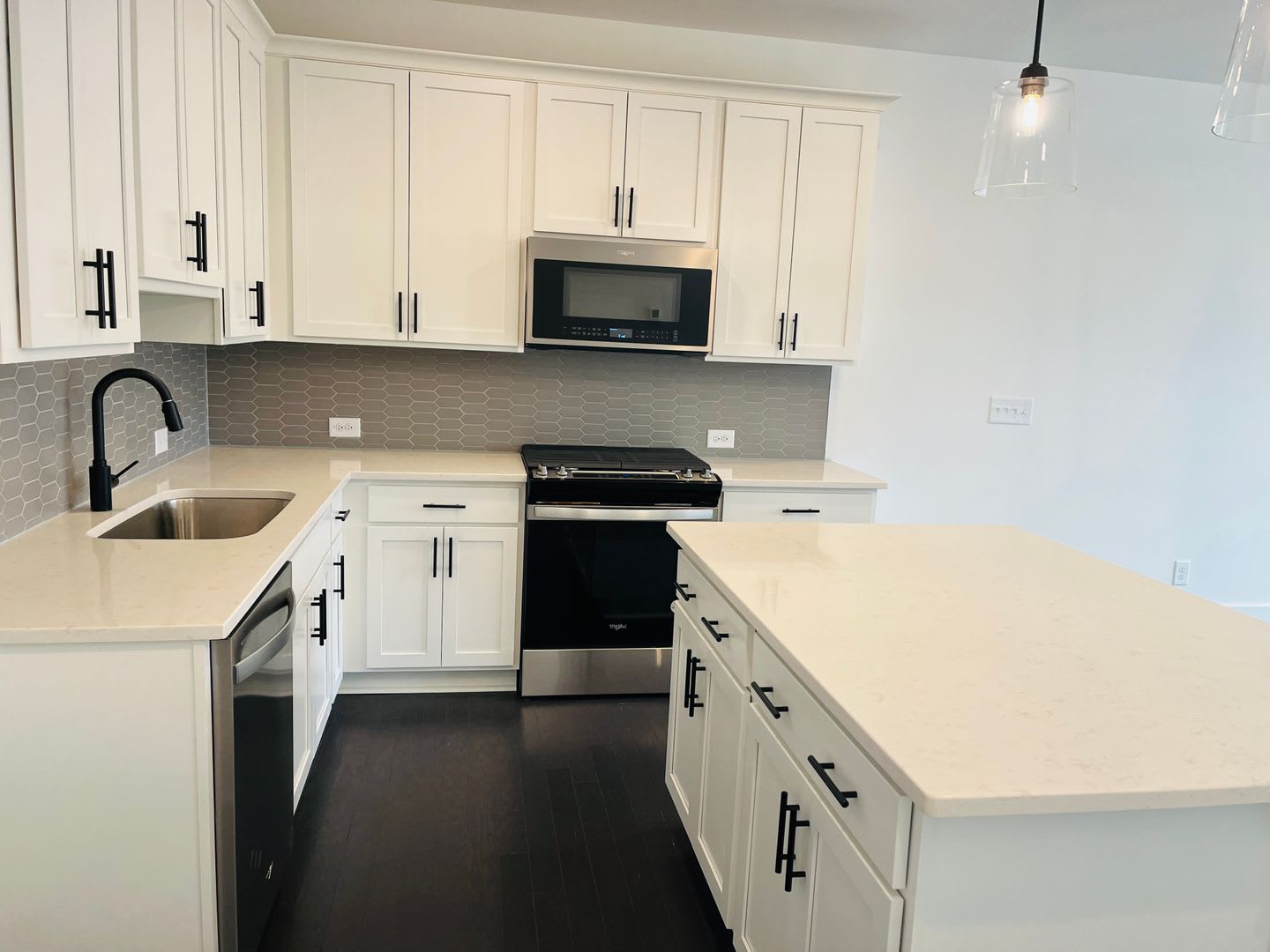 LIKE NEW IN PARK VUE! Townhome located across from Westside Park in Atlanta! MUST SEE! – photo 5