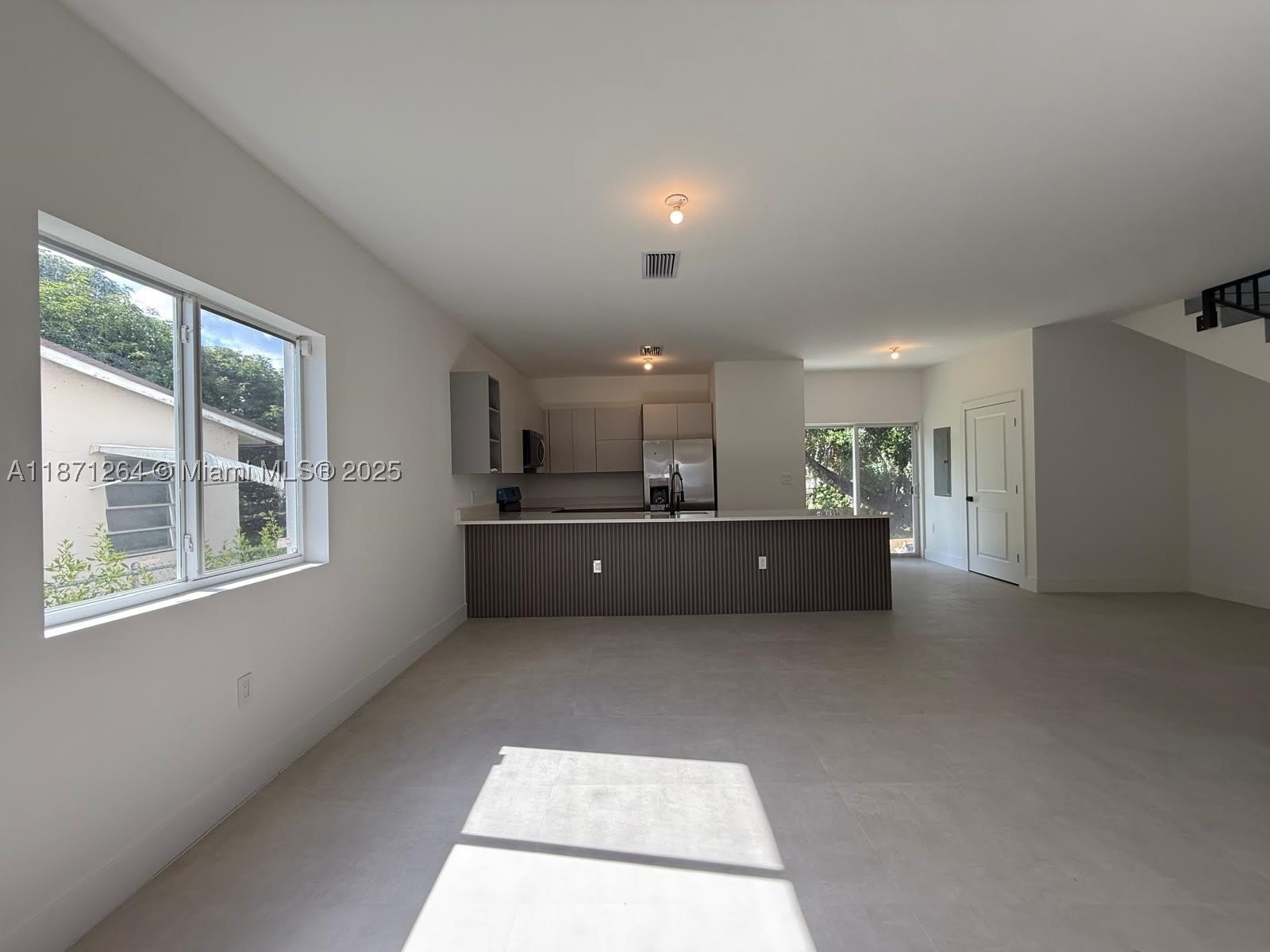 2788 NW 9th Pl – photo 3