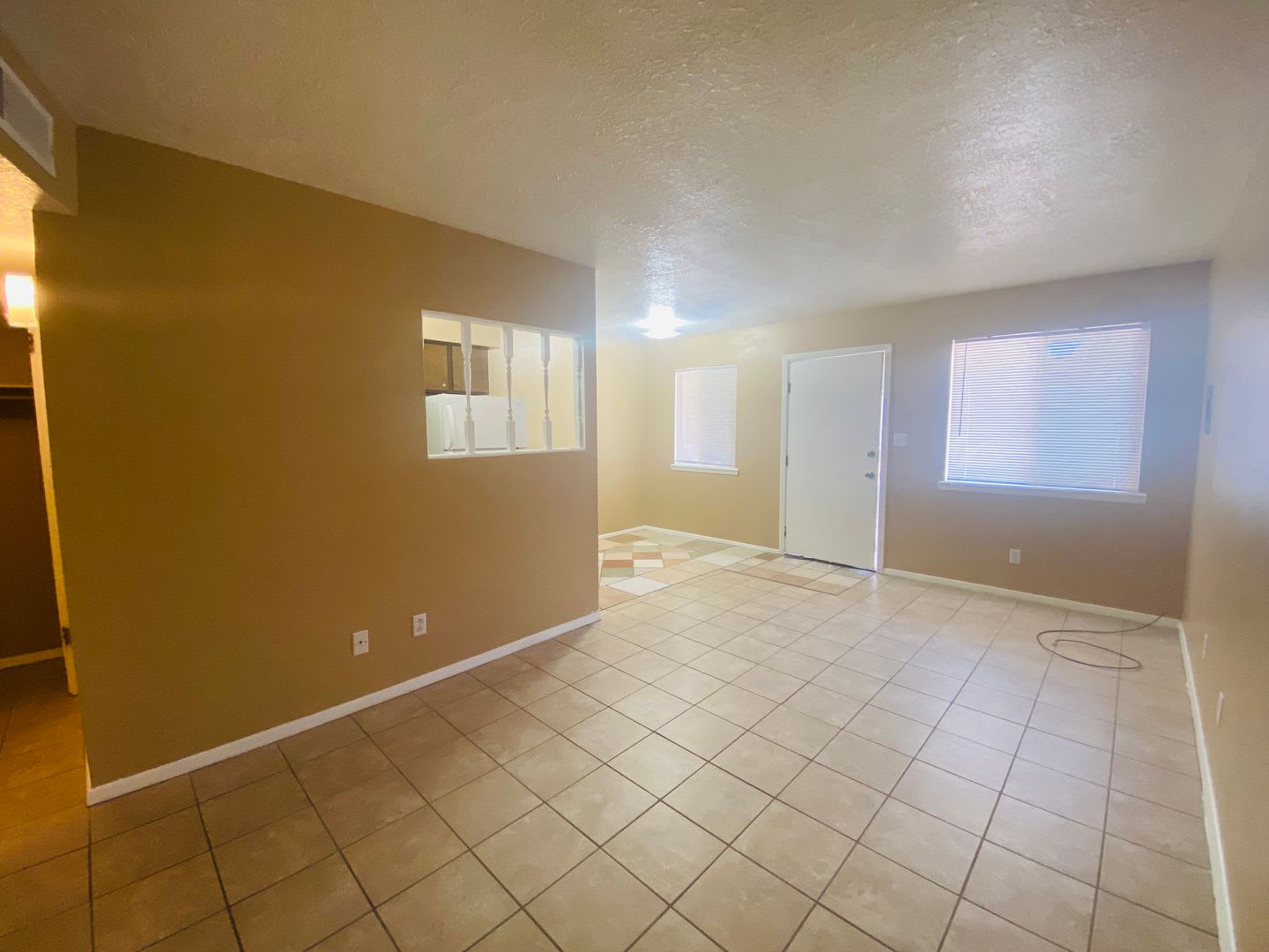 1 Bedroom 1 bath unit available now! – photo 5