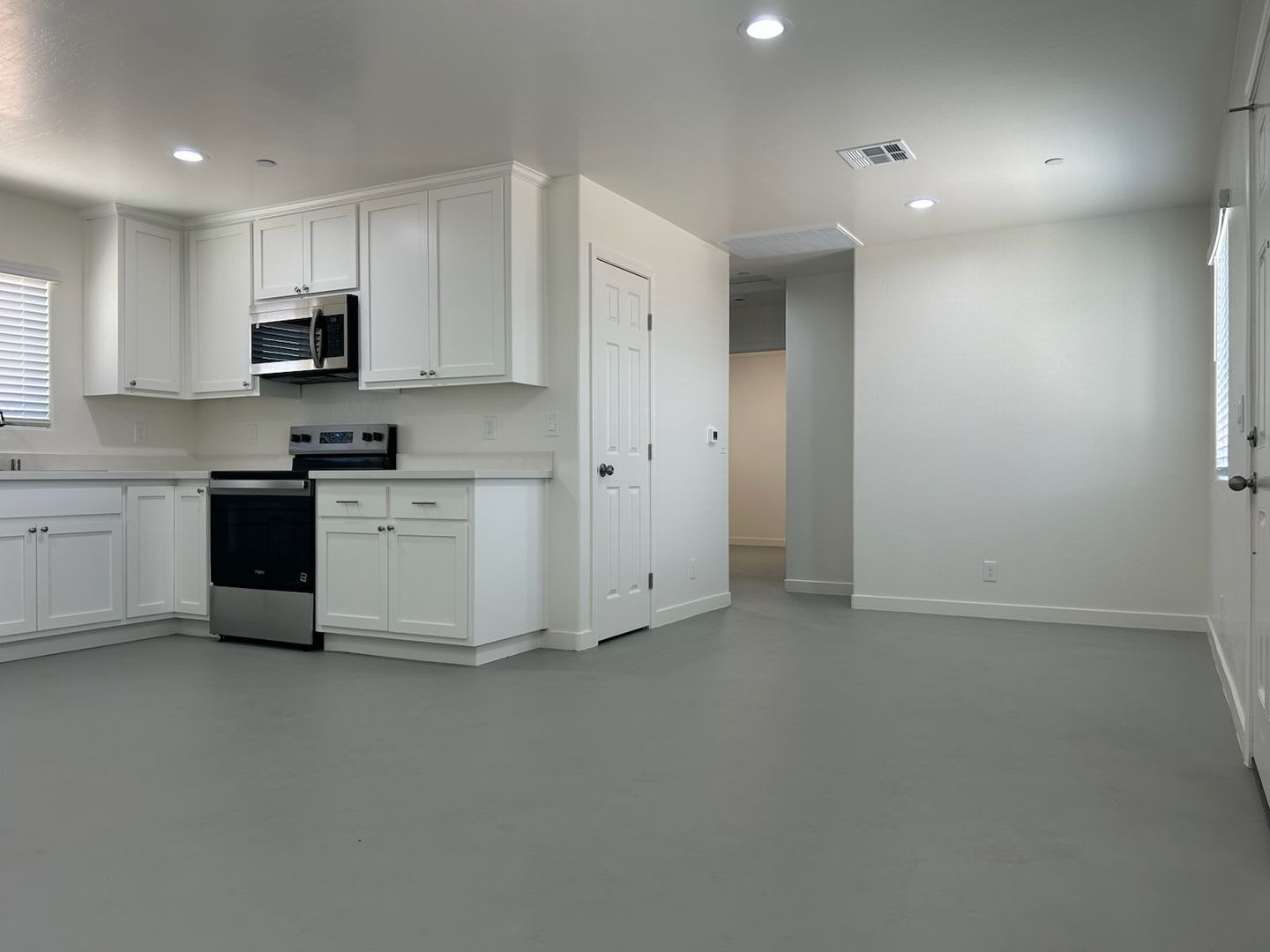 1340 W Mariposa Ave Unit A – photo 4