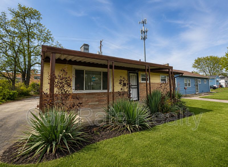 2163 Grasmere Ave – photo 1
