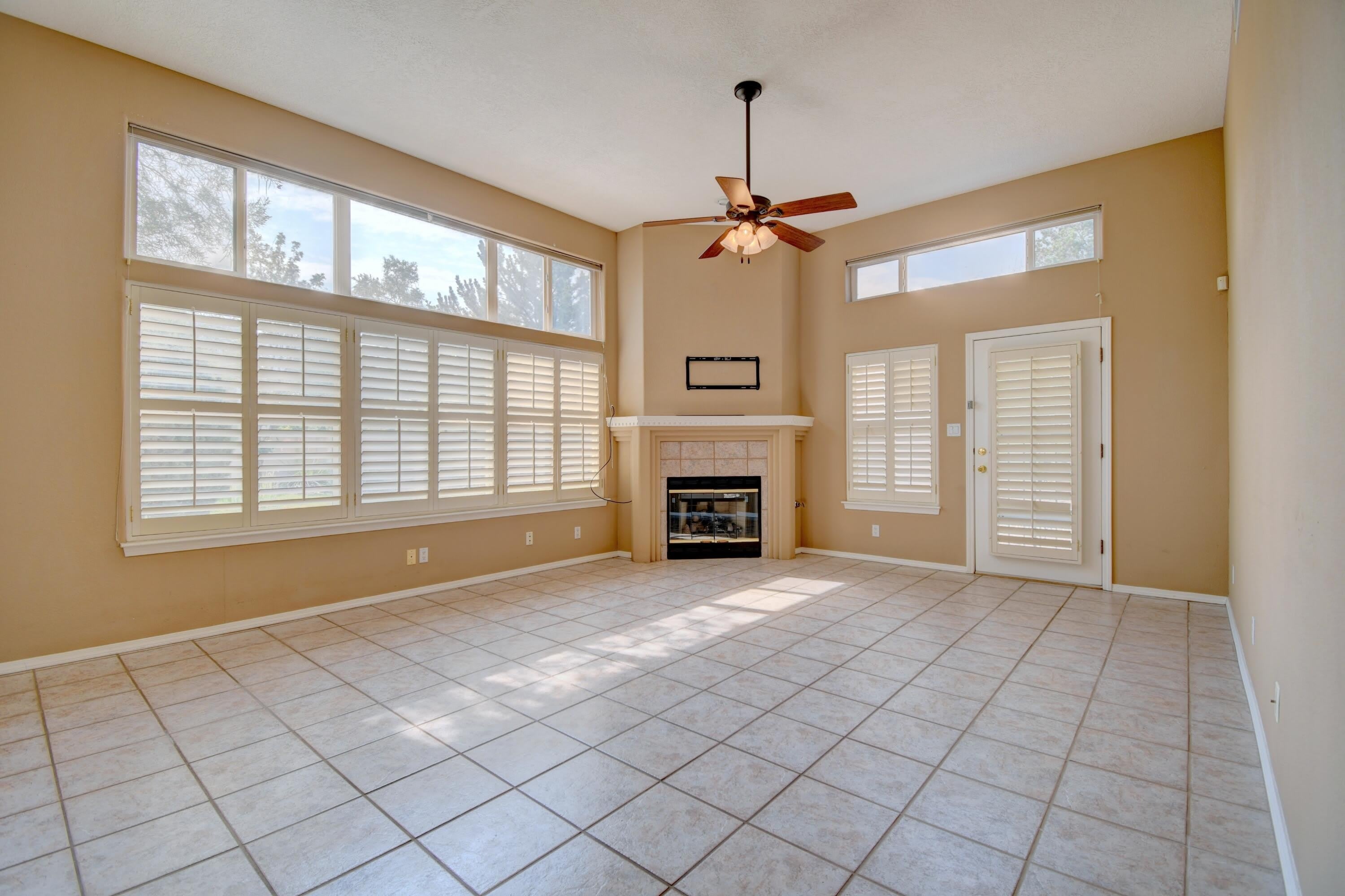 5809 Vulcan Vista Drive NE – photo 3