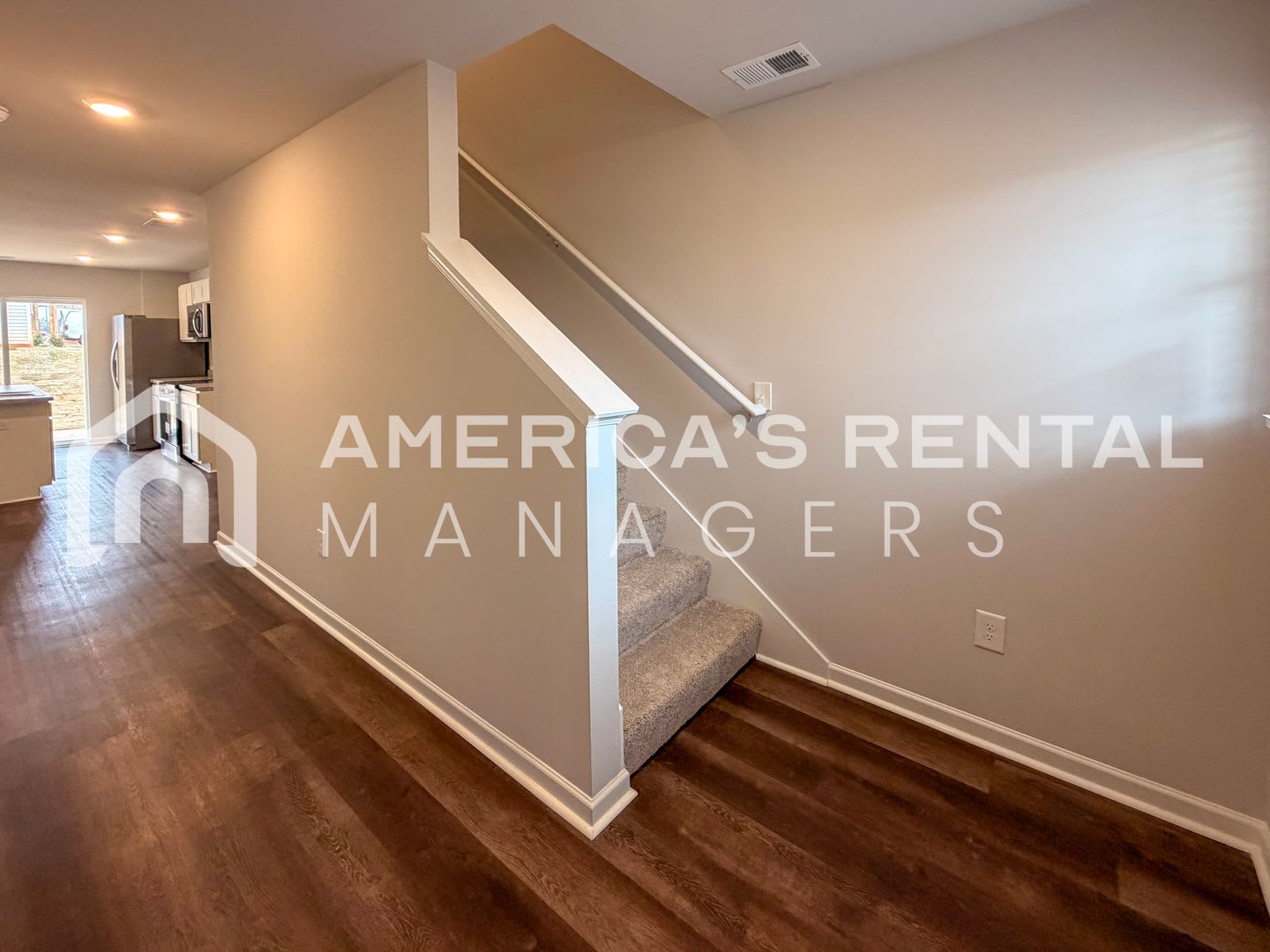 DEPOSIT PENDING! Townhome on Driftwood Lane for Rent! Available to View with 48 Hour Notice!!! – photo 4
