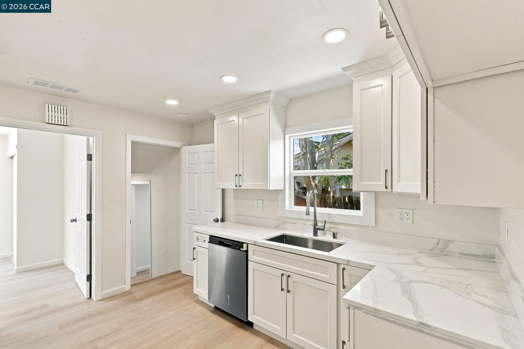 53 Ramona St – photo 5