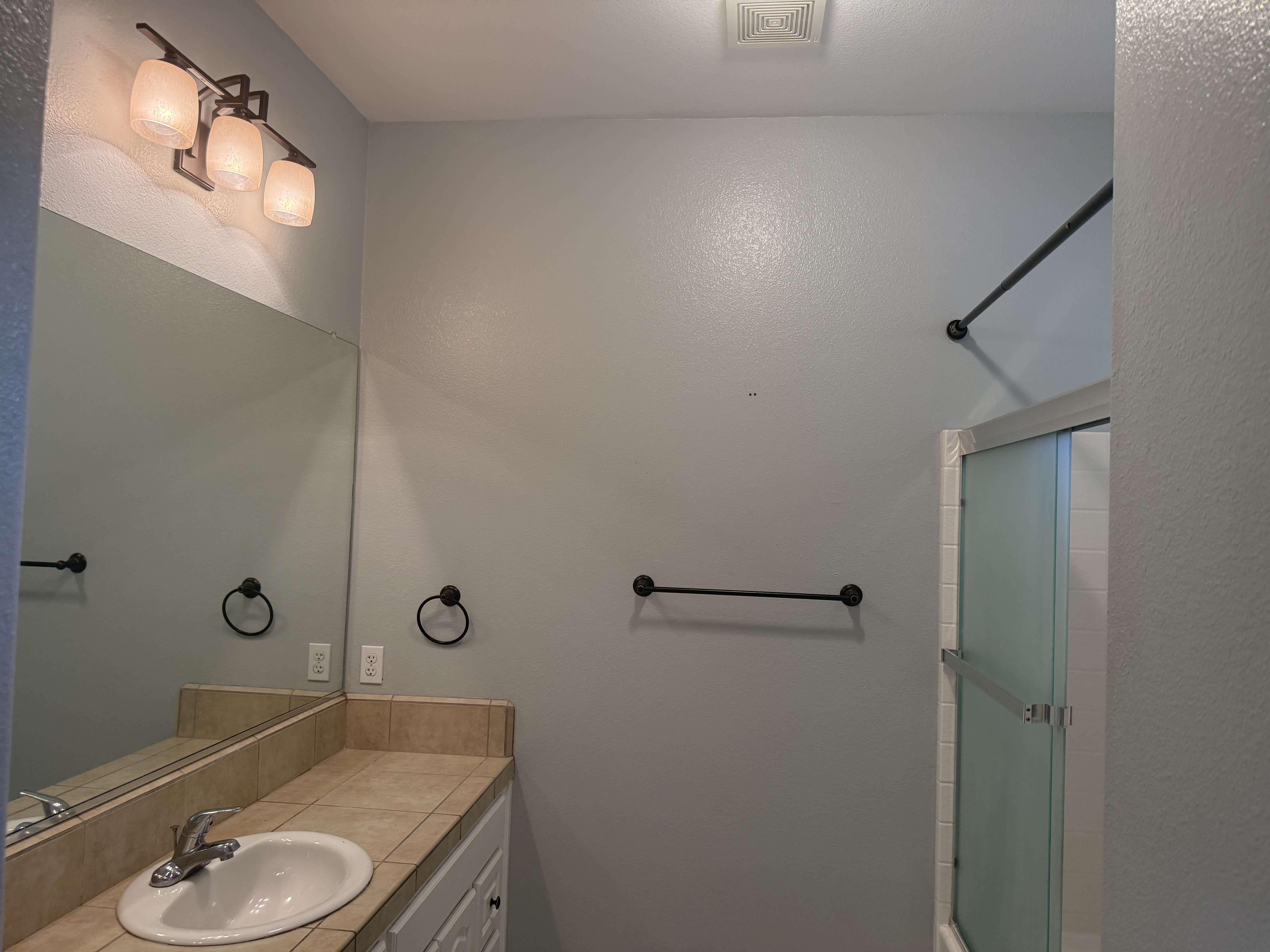 1160 Hamlin Way – photo 3