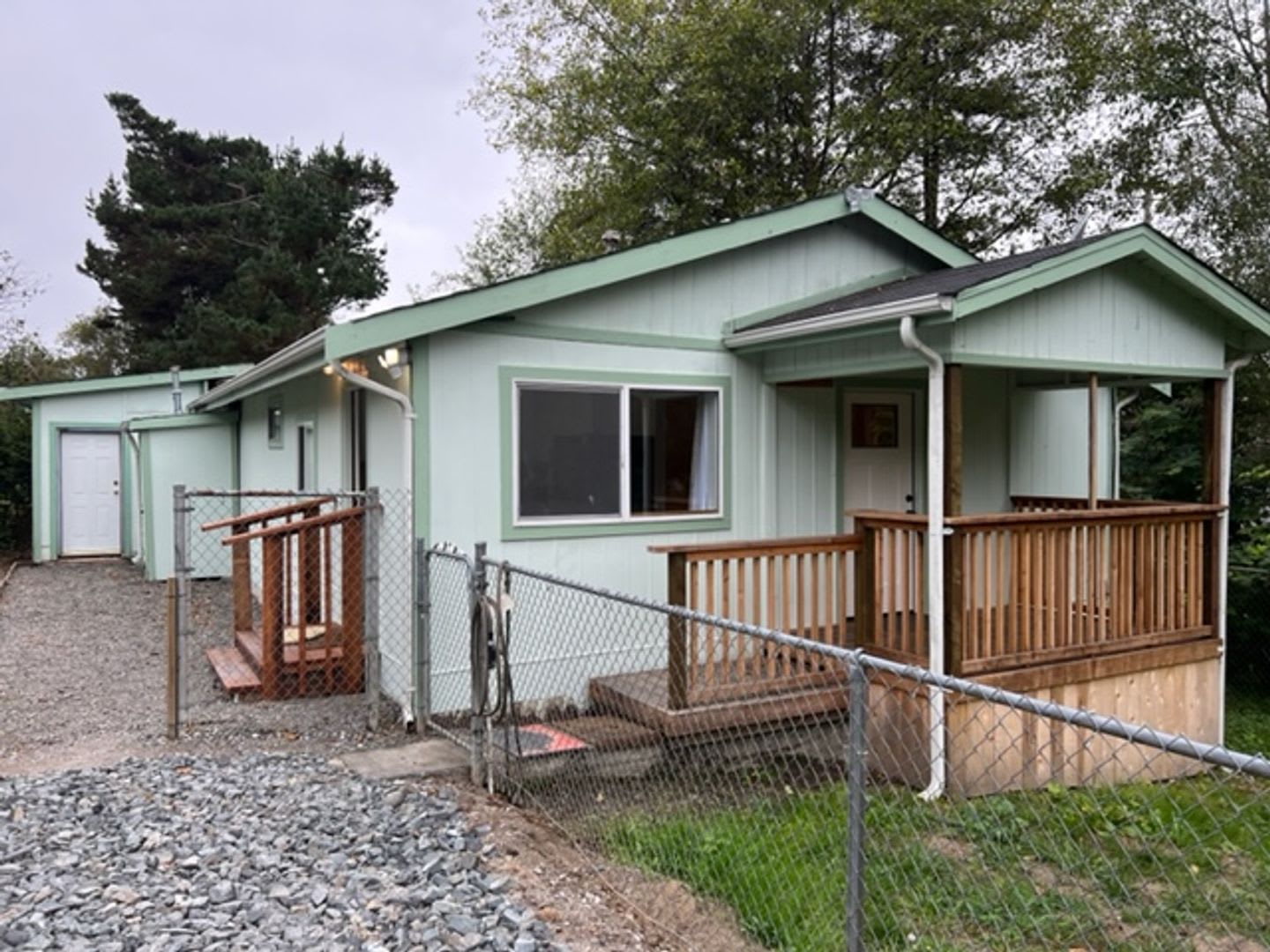 Arcata 2/1 house near Cal Poly Humboldt and North Town – photo 1