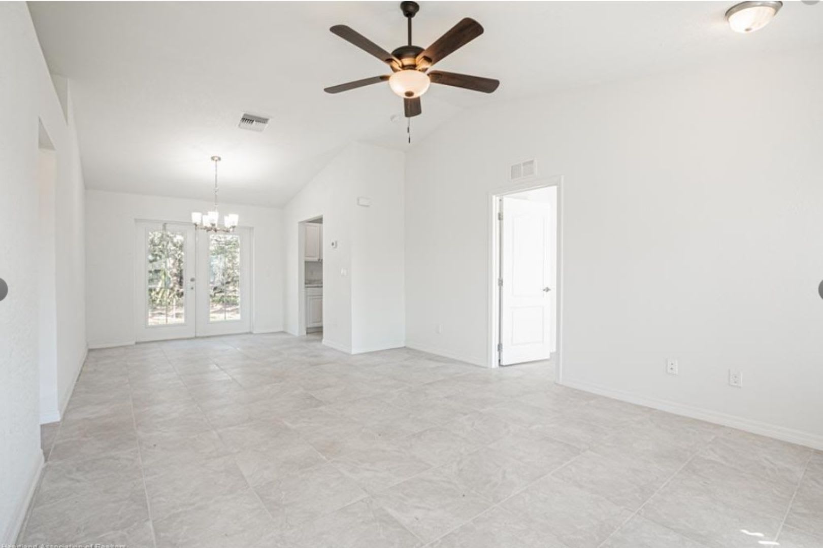 3/2/1 Single Family home- Available now! – photo 5