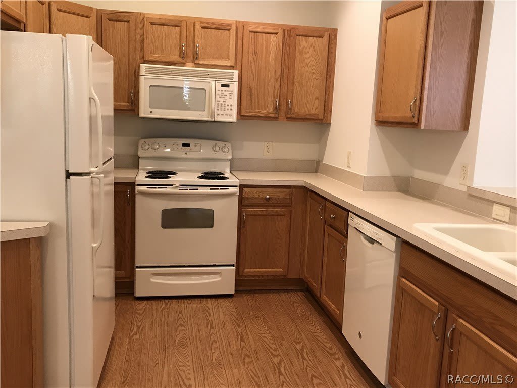 1626 W Spring Meadow Loop – photo 2