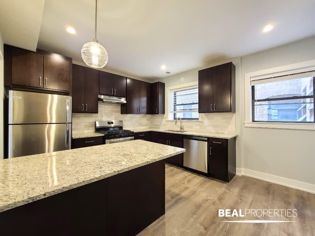 916 Crain St – photo 1