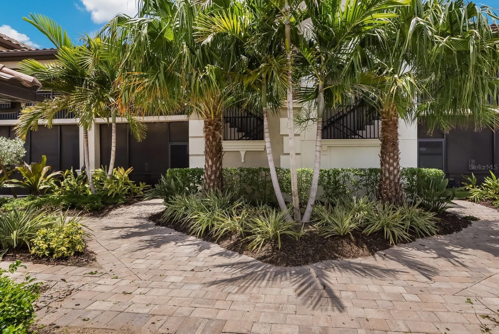 5557 PALMER Circle – photo 2