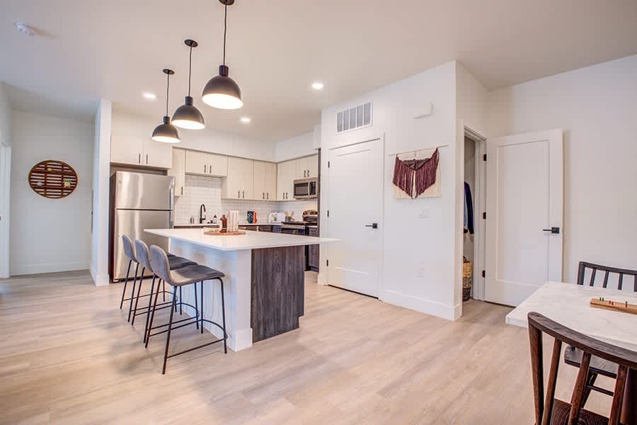 38 North – photo 2