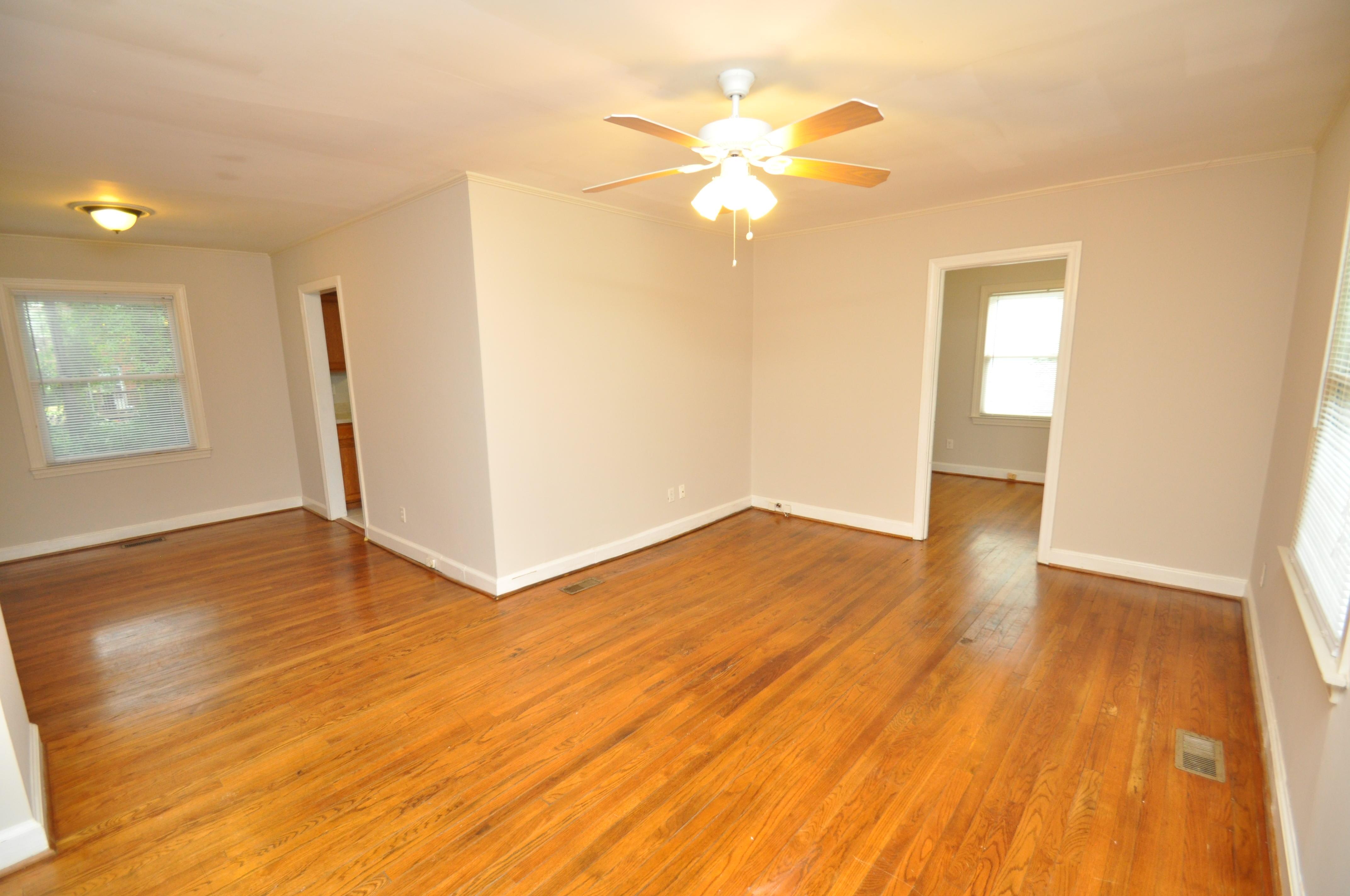 323 E Park St – photo 2