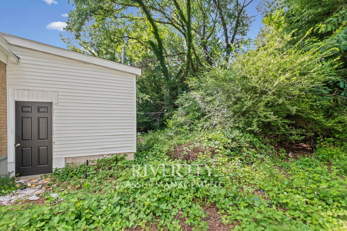 1232 Vaughn Road – photo 3