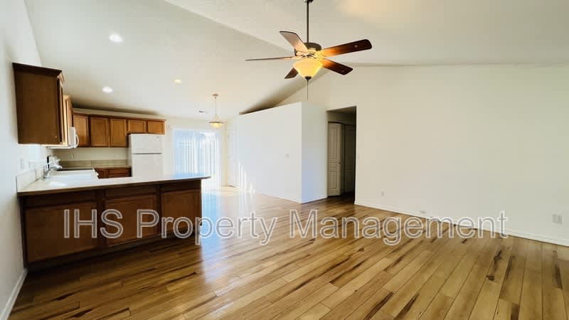 5718 Westport Lane – photo 4