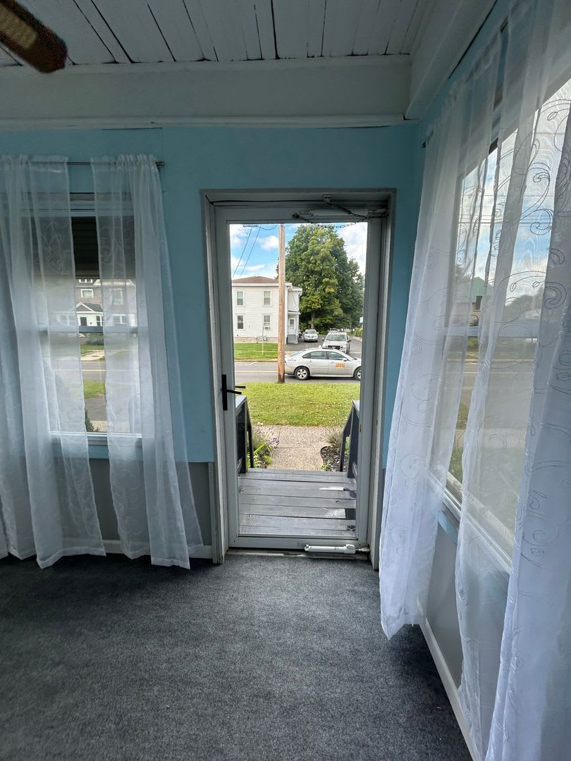 Exceptional 3 bdrm/1.5 ba Home!! Beautifully cared for! – photo 3