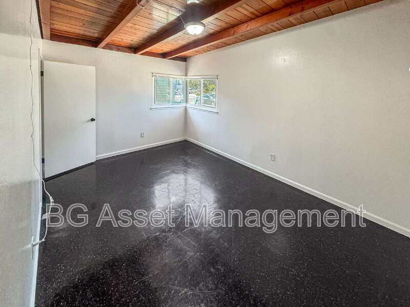 1526 Visalia Avenue – photo 4